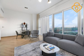 New Large 3 BR Minutes to WTC & Dubai Mall, 1 Zaabeel